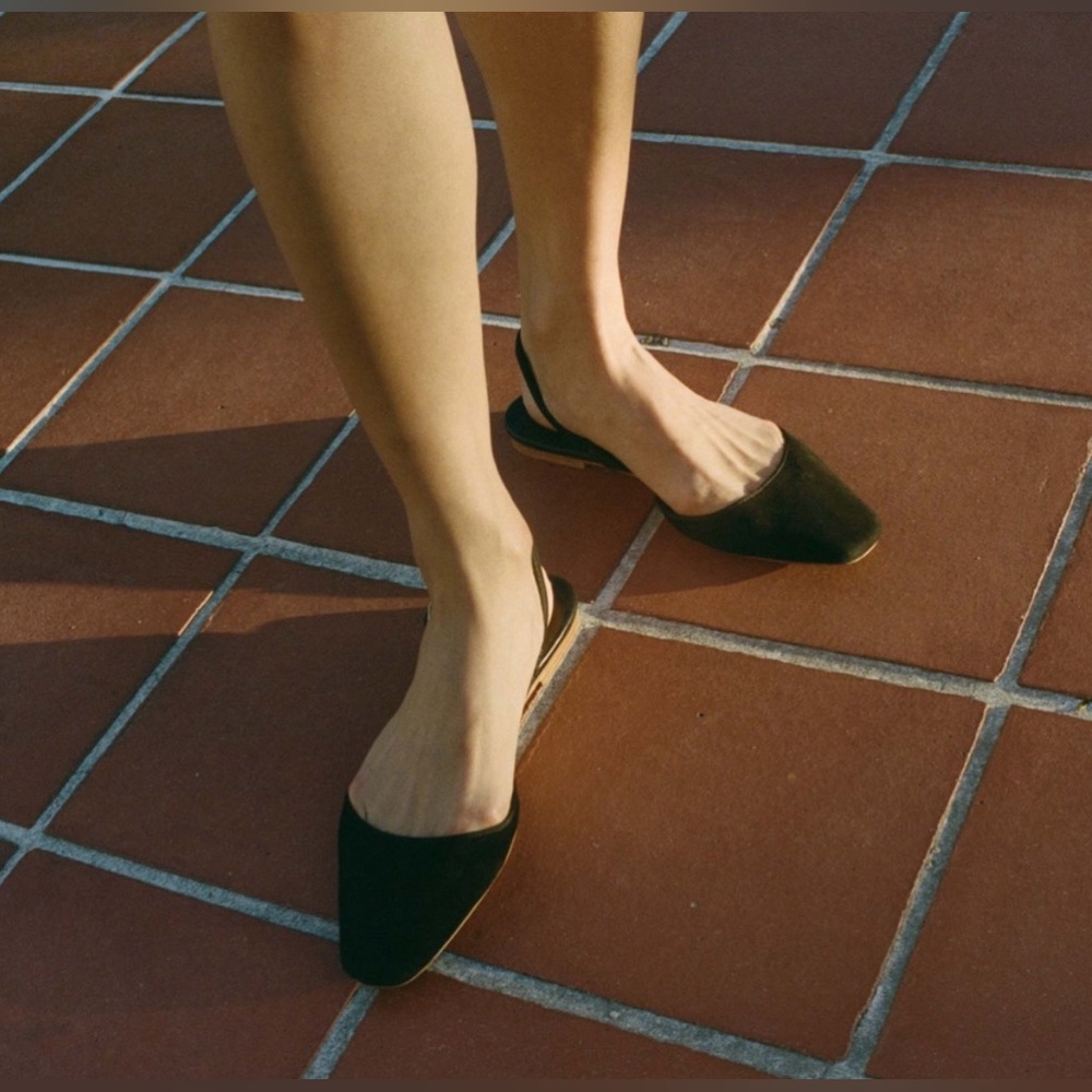 RENATA SLINGBACK -- BLACK SUEDE / size 40